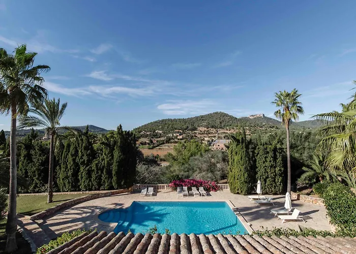 C\'An Talaieta Luxurious Farmhouse