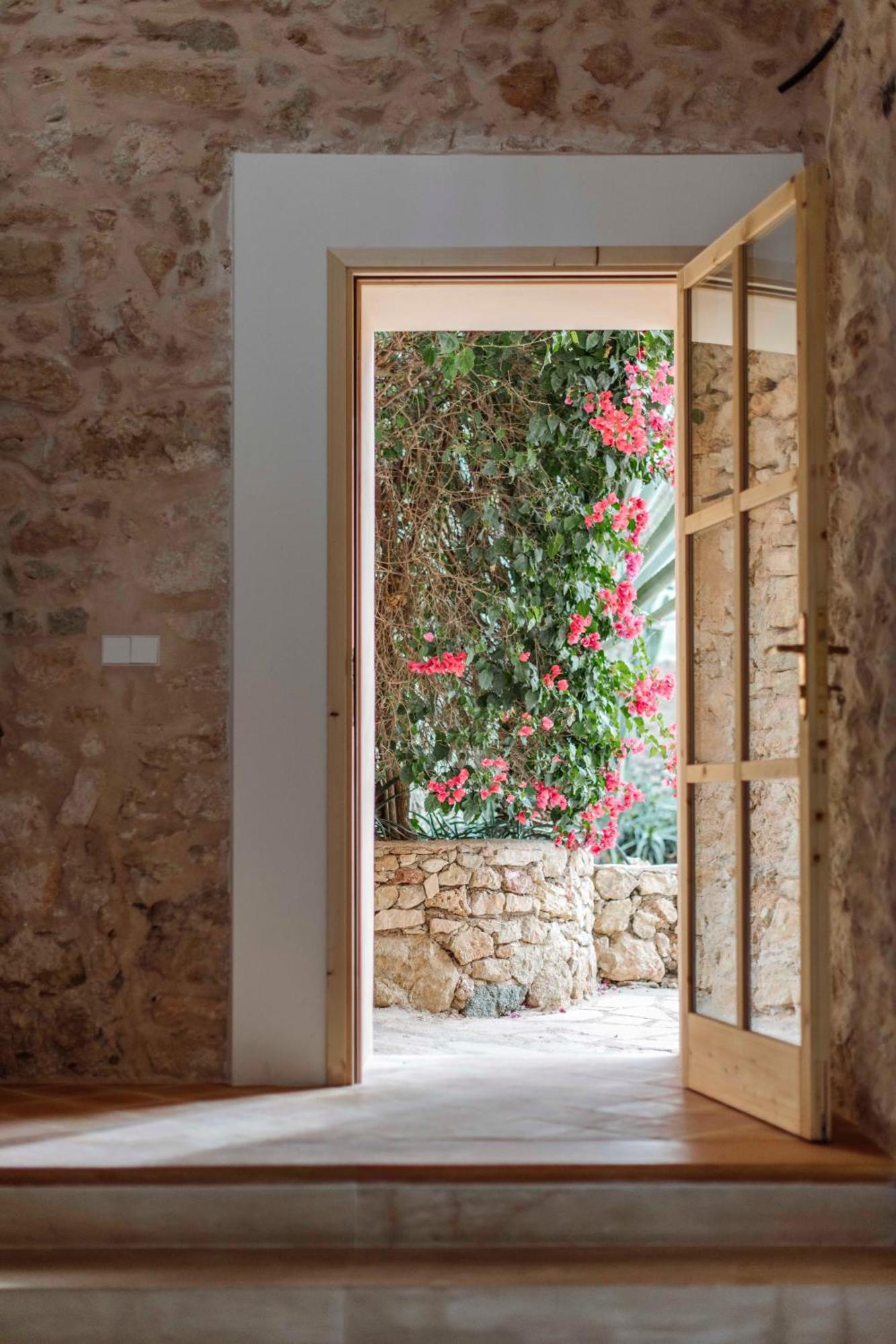 C'an Talaieta Luxurious